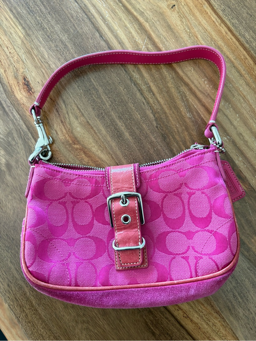 COACH Soho Signature Canvas Pink
Shoulder Bag Authentic Leather
Crossbody